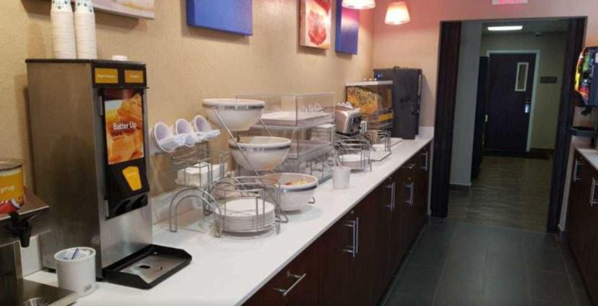 Comfort Inn & Suites Montgomery East Carmichael Rd Екстер'єр фото