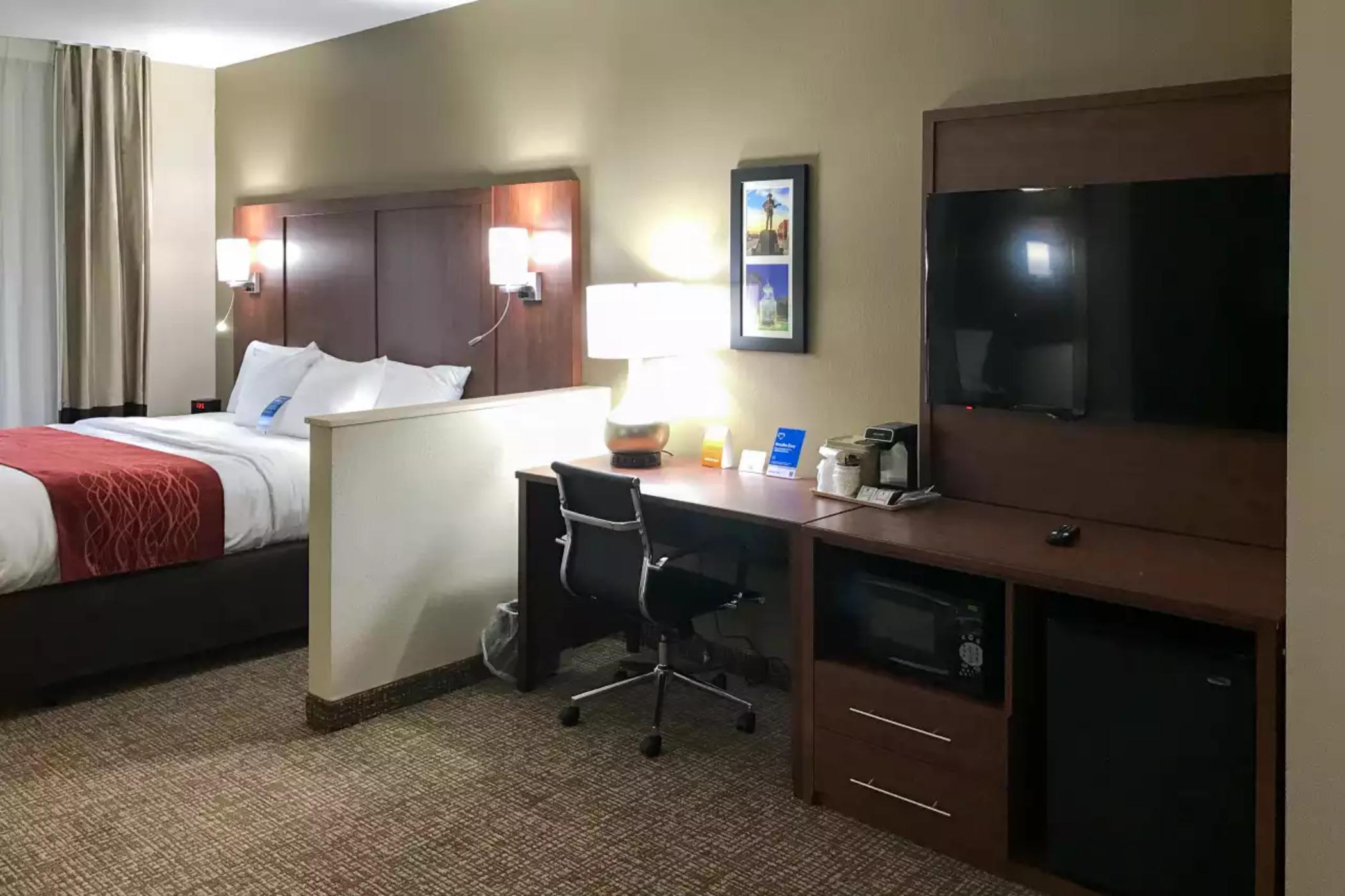 Comfort Inn & Suites Montgomery East Carmichael Rd Екстер'єр фото