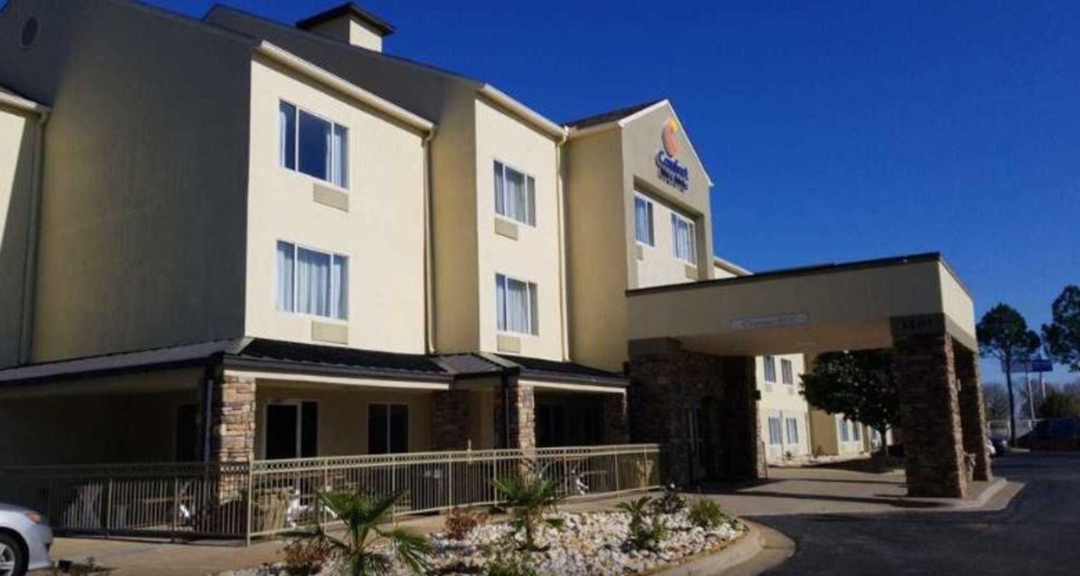 Comfort Inn & Suites Montgomery East Carmichael Rd Екстер'єр фото