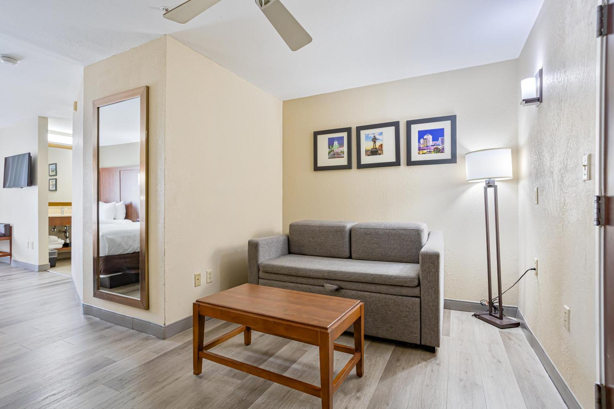 Comfort Inn & Suites Montgomery East Carmichael Rd Екстер'єр фото