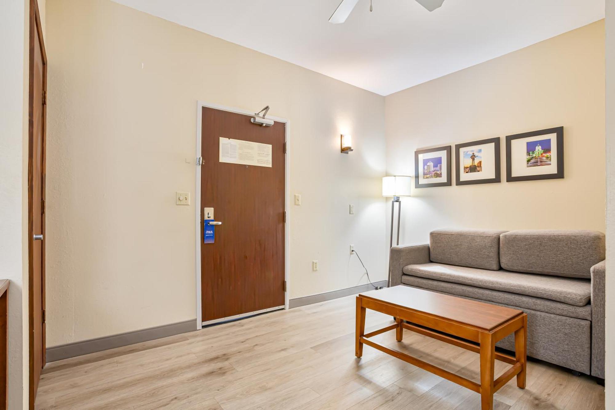 Comfort Inn & Suites Montgomery East Carmichael Rd Екстер'єр фото