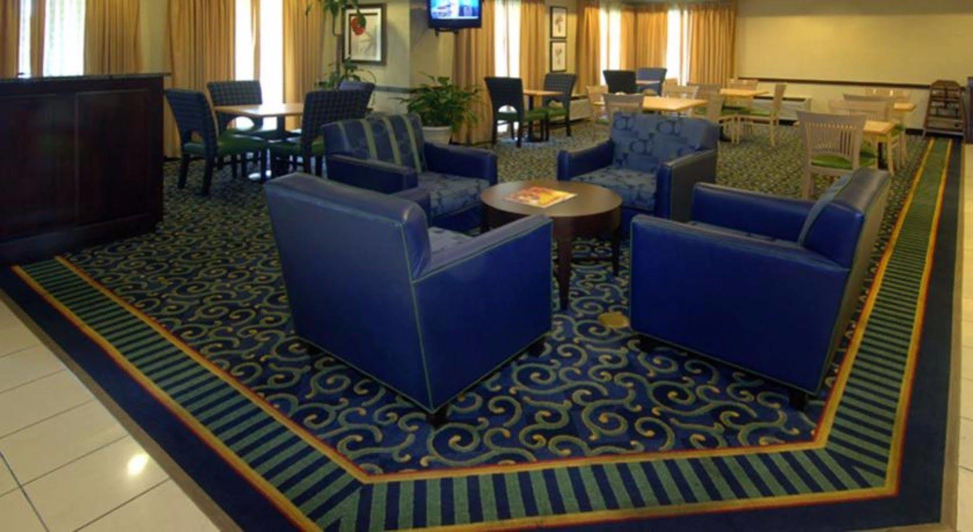 Comfort Inn & Suites Montgomery East Carmichael Rd Екстер'єр фото