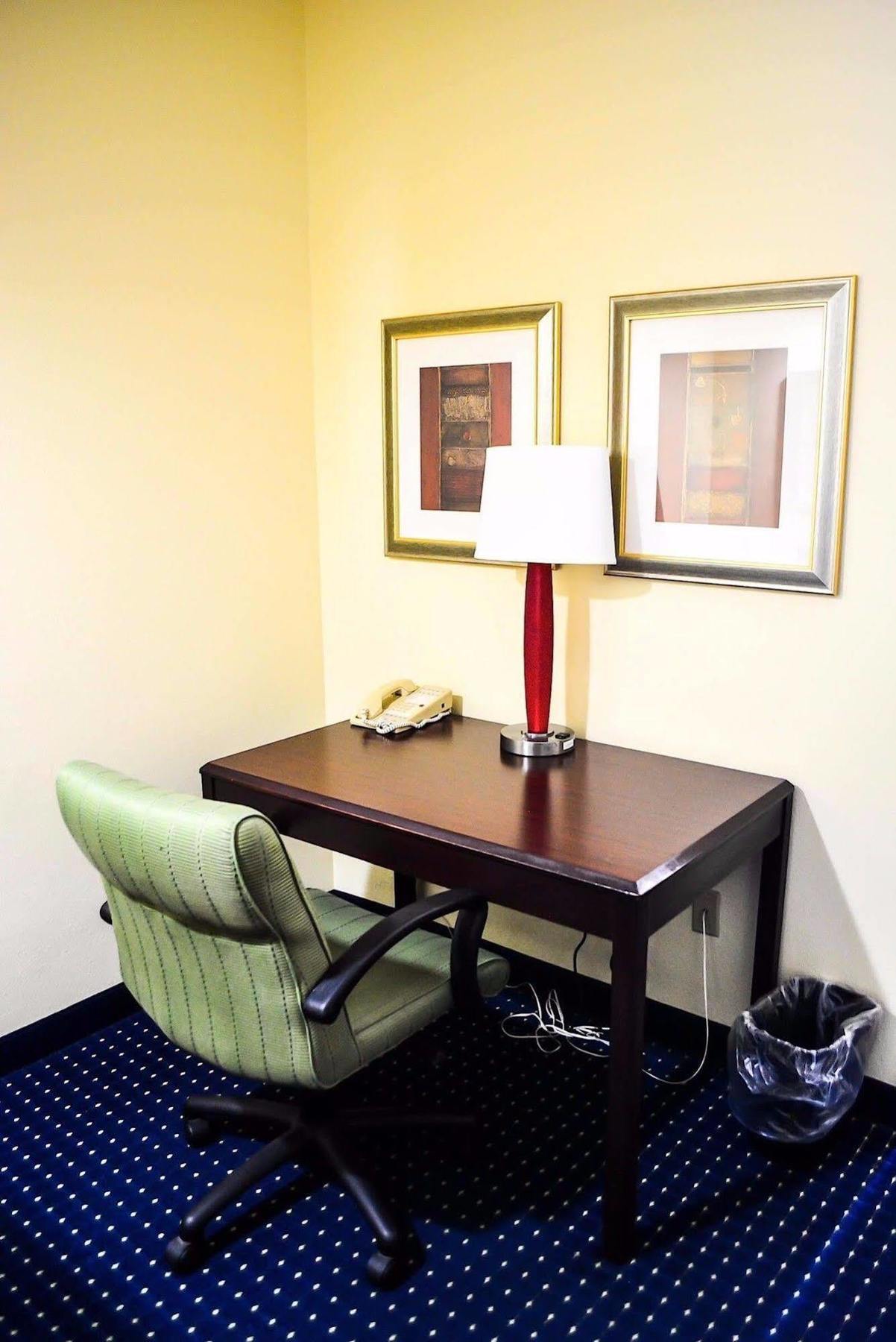 Comfort Inn & Suites Montgomery East Carmichael Rd Екстер'єр фото