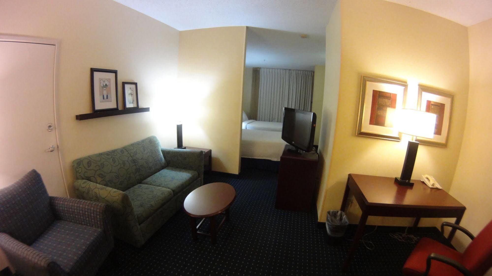Comfort Inn & Suites Montgomery East Carmichael Rd Екстер'єр фото