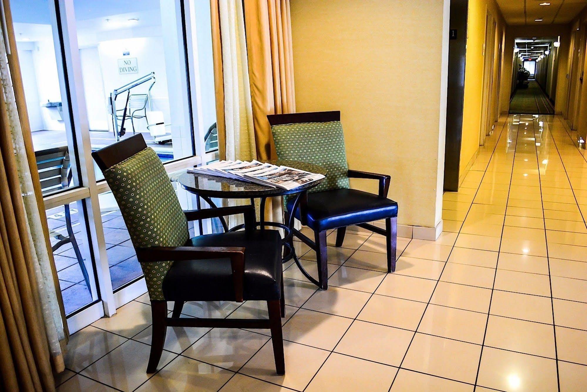 Comfort Inn & Suites Montgomery East Carmichael Rd Екстер'єр фото