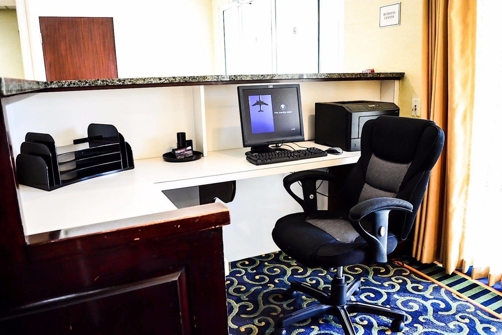 Comfort Inn & Suites Montgomery East Carmichael Rd Екстер'єр фото